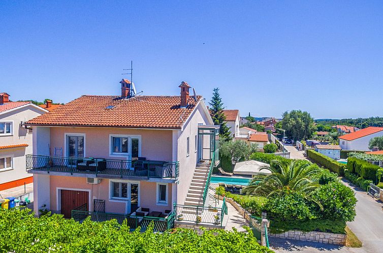 Vakantiehuis mit Terrasse