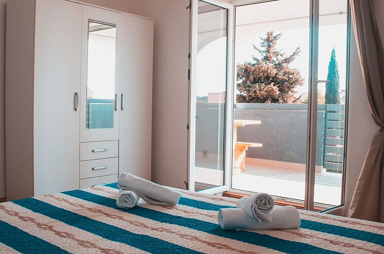 Appartement Deh 7, Dorf Štinjan