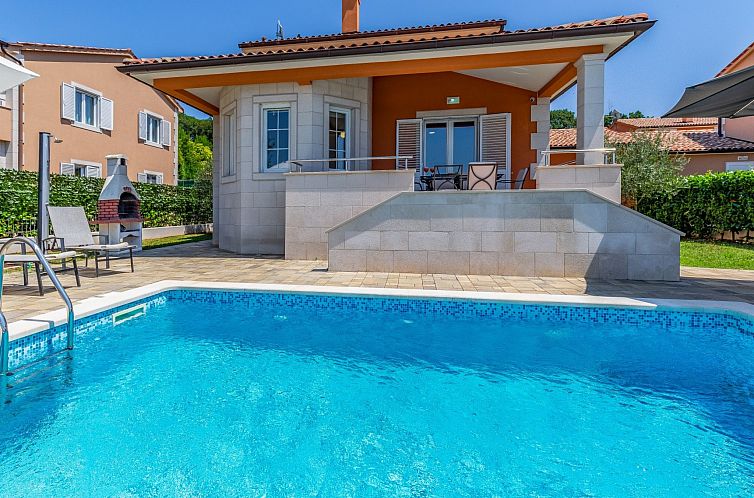 Vakantiehuis Villa Lotus 13F