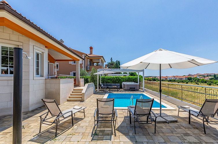 Vakantiehuis Villa Lotus 13F