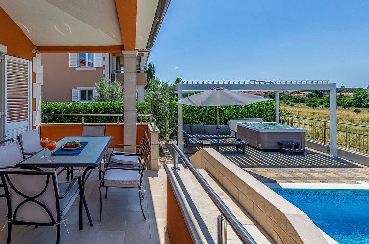 Vakantiehuis Villa Lotus 13F
