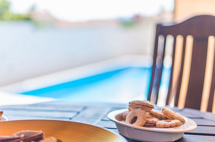 Vakantiehuis Ferienvilla mit Pool in Pula