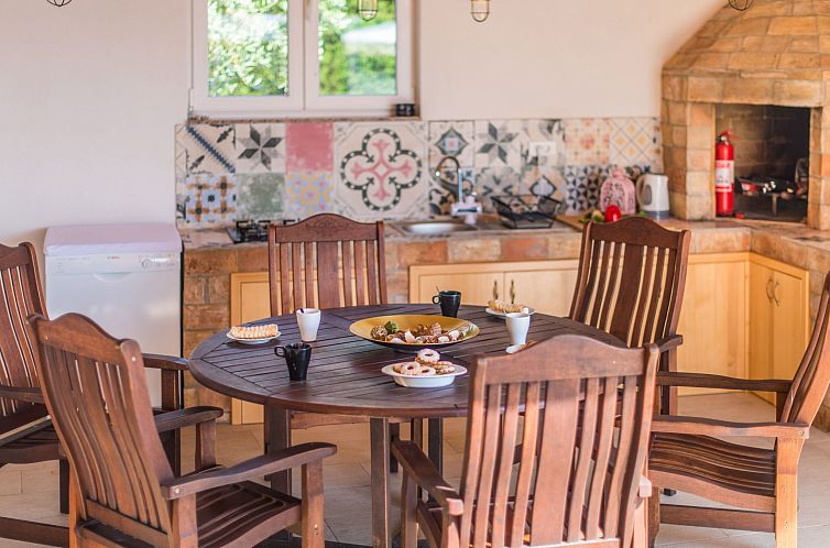 Vakantiehuis Ferienvilla mit Pool in Pula