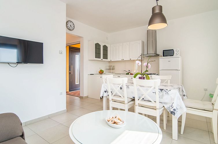 Vakantiehuis Ferienvilla mit Pool in Pula