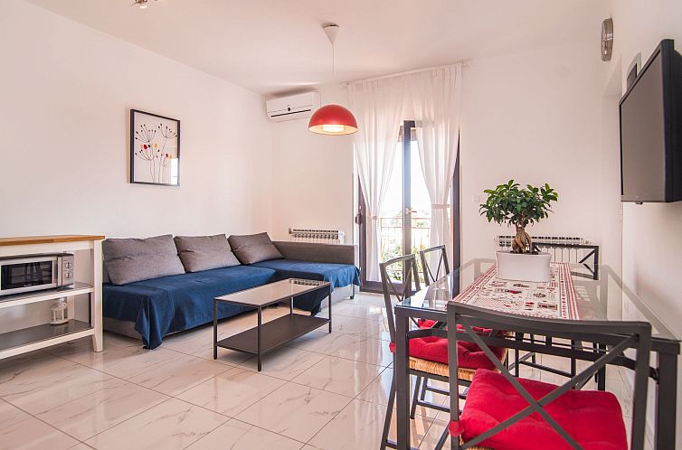 Vakantiehuis Ferienvilla mit Pool in Pula