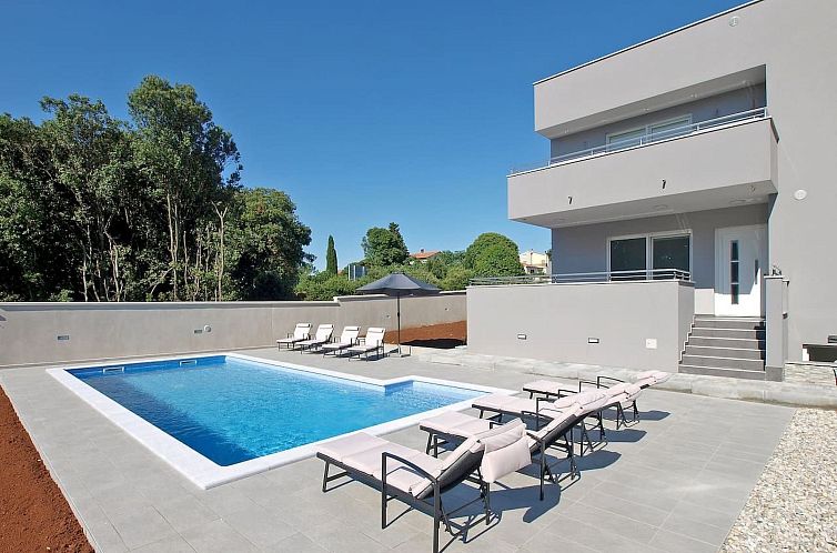 Vakantiehuis Ferienvilla mit privatem Pool