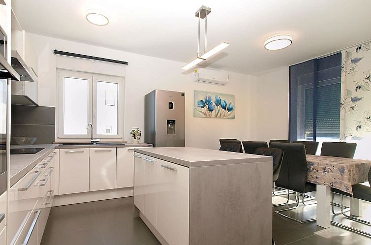 Vakantiehuis Ferienvilla mit privatem Pool