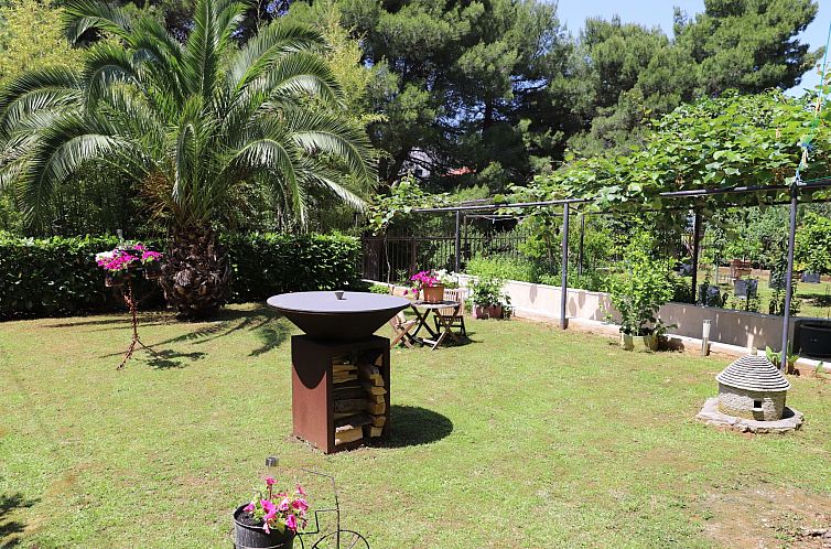 Appartement Gemütliche Wohnung mit Gartenblick