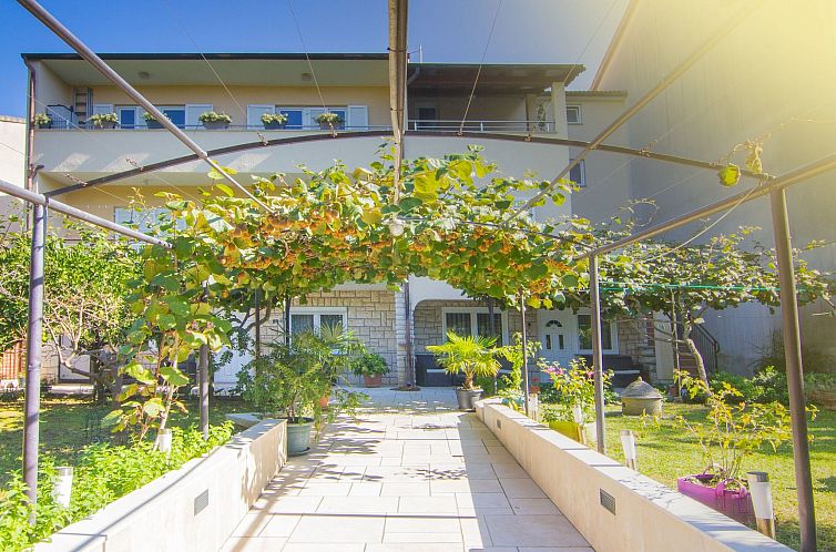 Appartement Gemütliche Wohnung mit Gartenblick