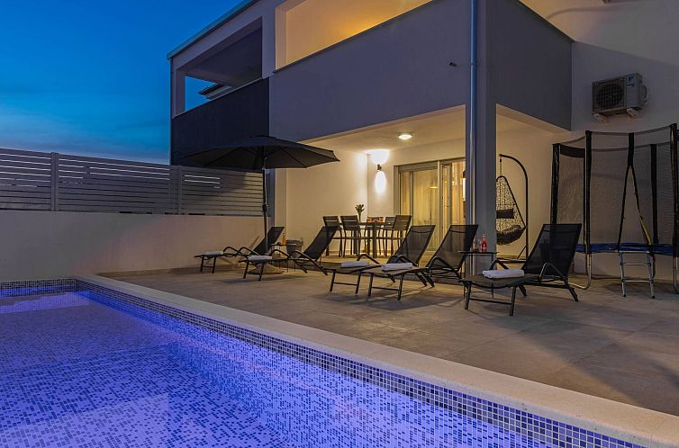 Vakantiehuis Villa Ema und Ana