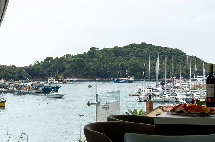 Appartement Schöne Wohnung in Vrsar mit Großer Terrasse