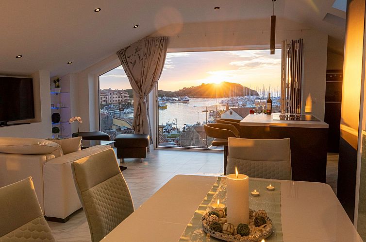 Appartement Schöne Wohnung in Vrsar mit Großer Terrasse
