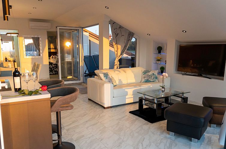 Appartement Schöne Wohnung in Vrsar mit Großer Terrasse
