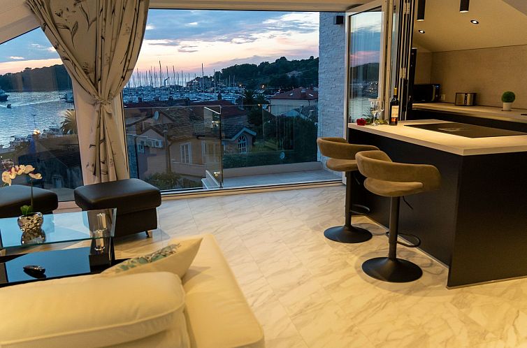 Appartement Schöne Wohnung in Vrsar mit Großer Terrasse