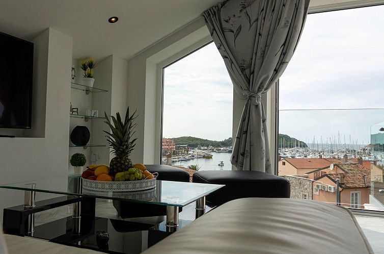 Appartement Schöne Wohnung in Vrsar mit Großer Terrasse