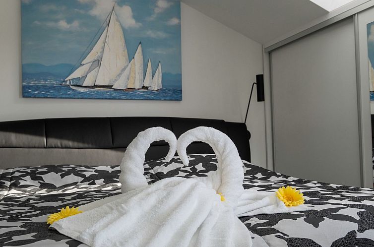 Appartement Schöne Wohnung in Vrsar mit Großer Terrasse