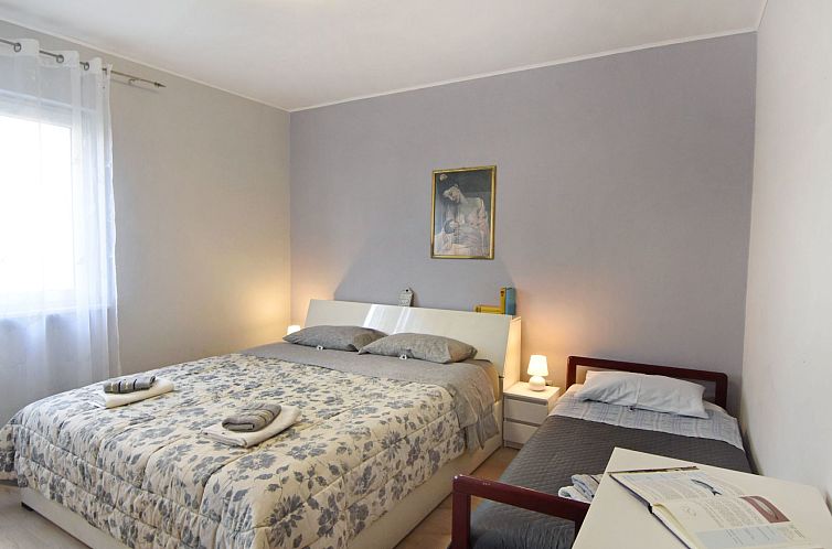 Appartement Große Wohnung in Umag mit Terrasse und Grill