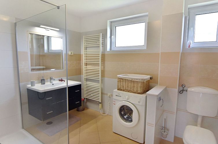 Appartement Große Wohnung in Umag mit Terrasse und Grill