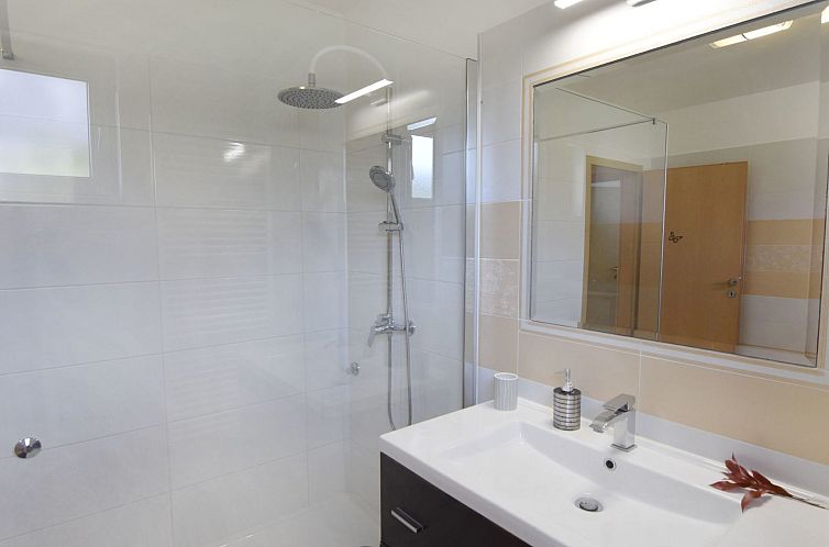 Appartement Große Wohnung in Umag mit Terrasse und Grill