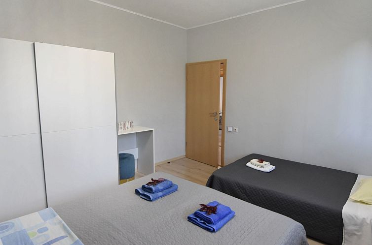 Appartement Große Wohnung in Umag mit Terrasse und Grill