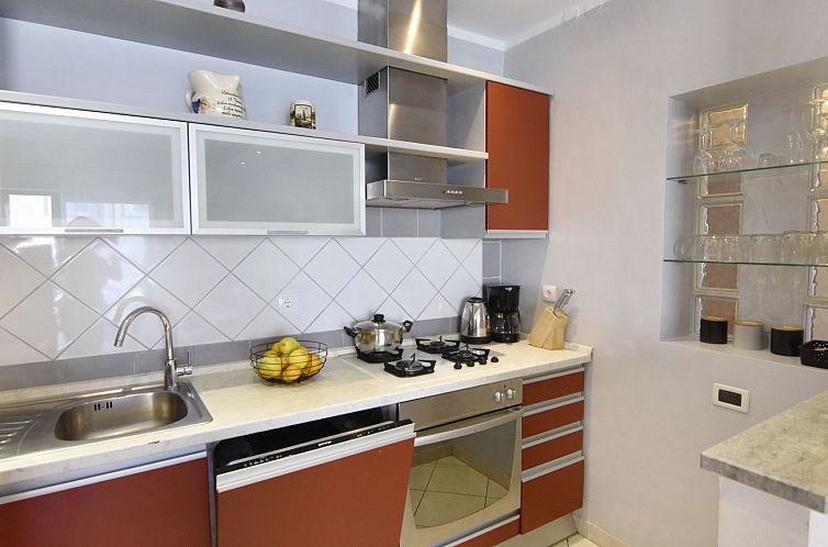 Appartement Große Wohnung in Umag mit Terrasse und Grill