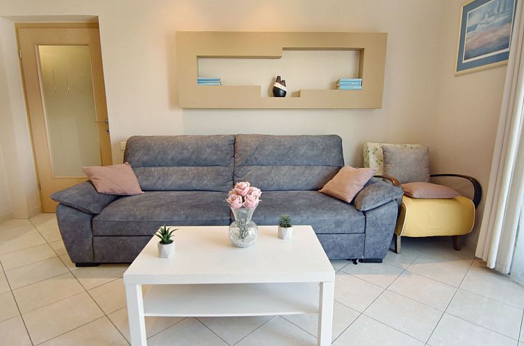 Appartement Große Wohnung in Umag mit Terrasse und Grill