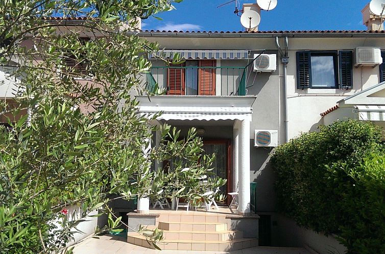 Appartement in Umag mit Balkon