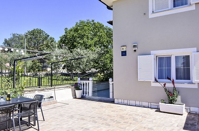 Appartement Klimatisierte Wohnung in Valica mit Großem Gart