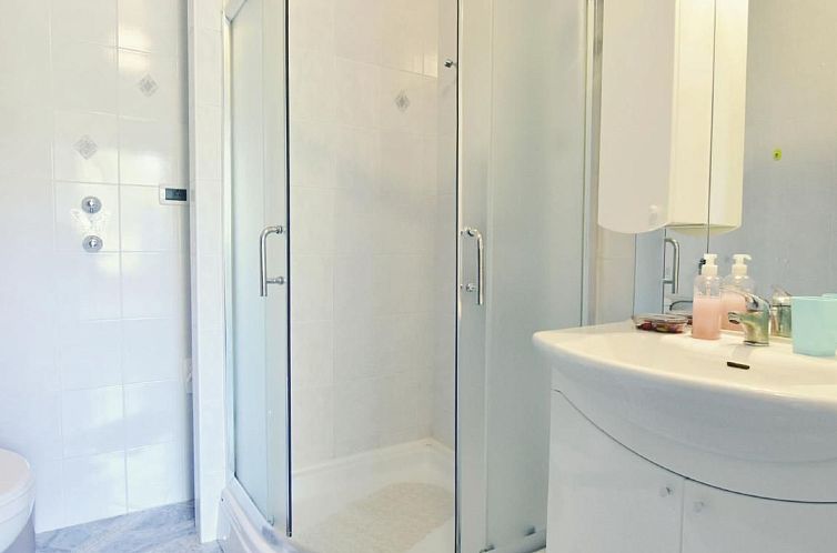 Appartement Klimatisierte Wohnung in Valica mit Großem Gart