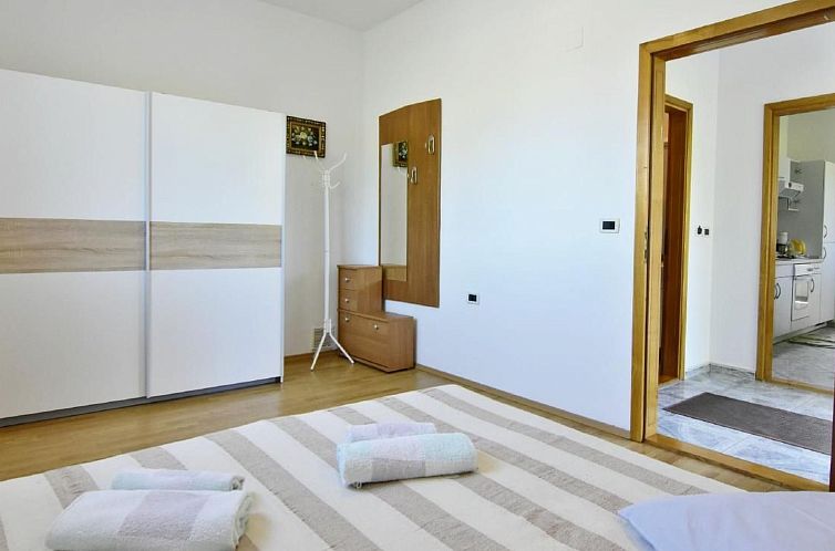 Appartement Klimatisierte Wohnung in Valica mit Großem Gart