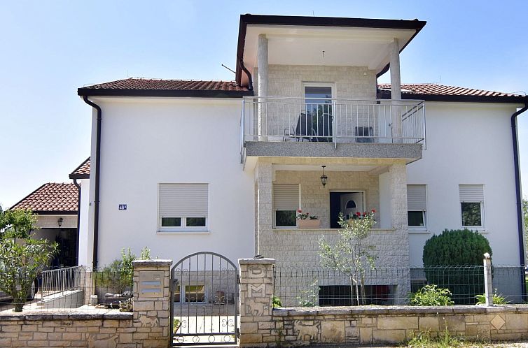 Unterkunft 10111989 - Appartement Istrien - Appartement Geräumige Kellerwohnung in der Nähe von Umag