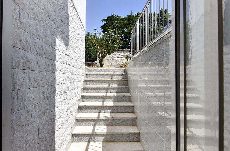 Appartement Geräumige Kellerwohnung in der Nähe von Umag
