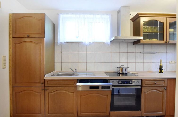 Appartement Geräumige Kellerwohnung in der Nähe von Umag