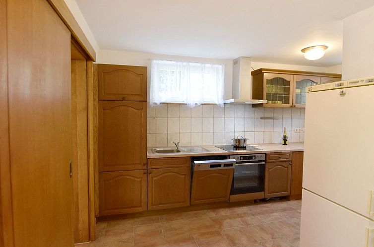 Appartement Geräumige Kellerwohnung in der Nähe von Umag