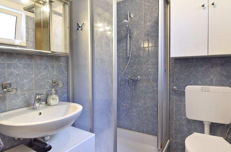 Appartement Geräumige Kellerwohnung in der Nähe von Umag