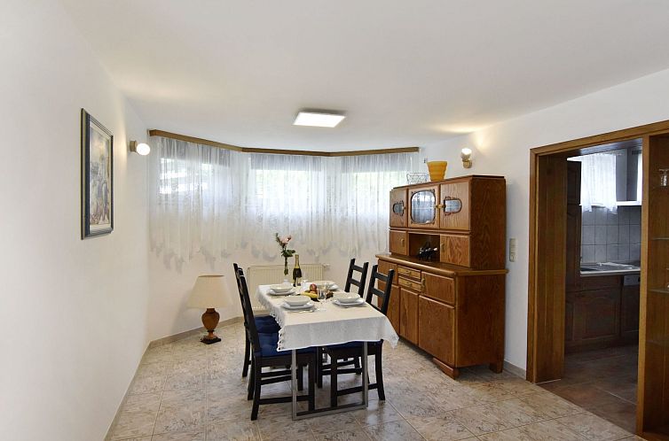 Appartement Geräumige Kellerwohnung in der Nähe von Umag