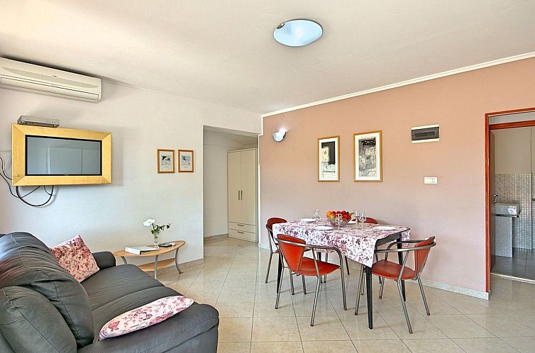 Appartement Apartment Nika1 Umag mit Pool und Whirlpool 400 
