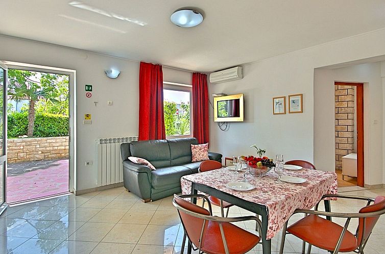 Appartement Apartment Nika1 Umag mit Pool und Whirlpool 400 