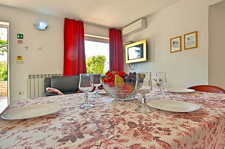 Appartement Apartment Nika1 Umag mit Pool und Whirlpool 400 