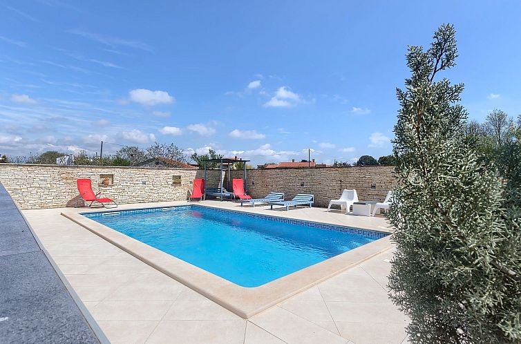 Appartement Wohnung in Fažana mit gemeinsamem Pool und Gart