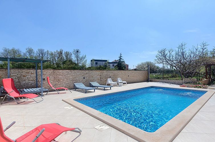 Appartement Wohnung in Fažana mit gemeinsamem Pool und Gart