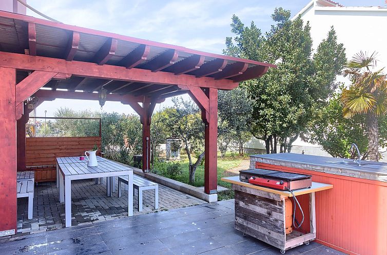 Appartement Wohnung in Fažana mit gemeinsamem Pool und Gart