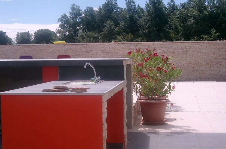 Appartement Wohnung in Fažana mit gemeinsamem Pool und Gart