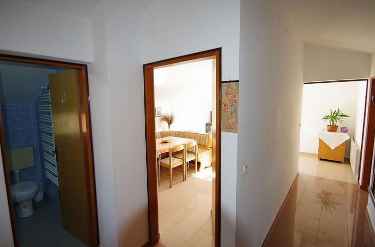 Appartement "Krešo" mit Balkon