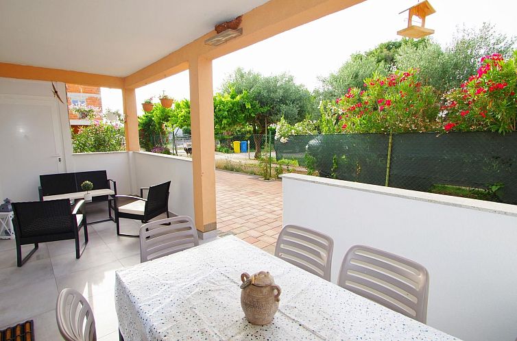 Appartement Angenehme Wohnung in Valbandon, Privatparkplatz