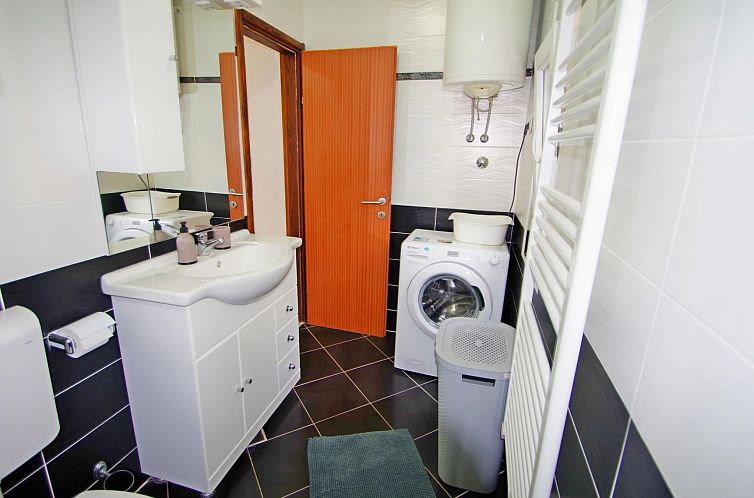 Appartement Angenehme Wohnung in Valbandon, Privatparkplatz
