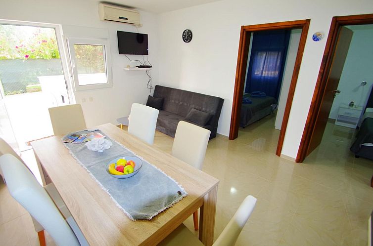 Appartement Angenehme Wohnung in Valbandon, Privatparkplatz