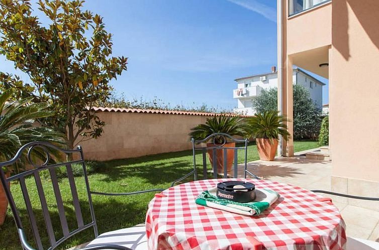 Appartement für zwei Personen mit Terrasse