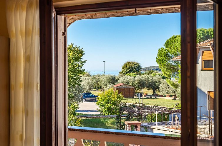 Appartement Wohnung in Fažana mit Grill, Garten und Terrass