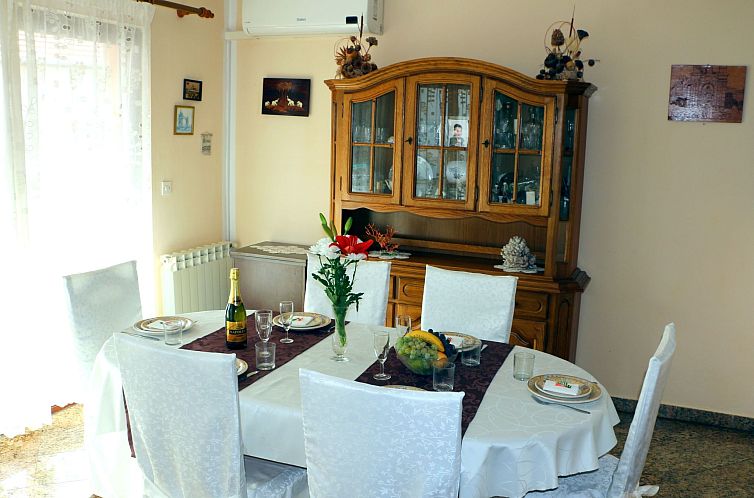 Appartement Wohnung in Fažana mit Grill, Garten und Terrass